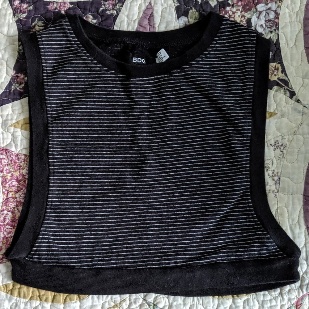 URBAN OUTFITTERS Muscle Tank Tee Size XSP EUC